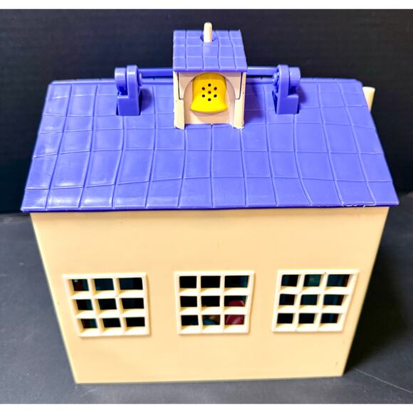 Peppa Pig's Deluxe School House Playset Peppa & 4 friends desks slide bicycle - Picture 7 of 7